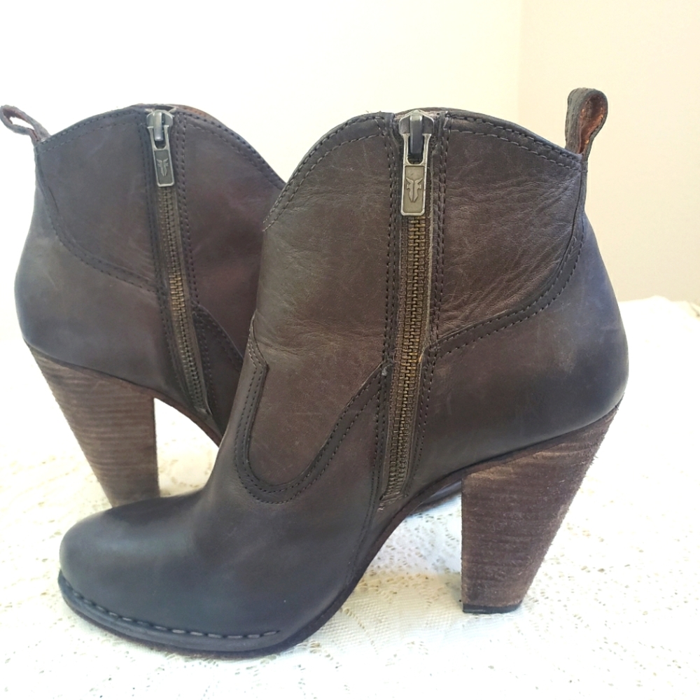 Frye ankle boots gray size 9